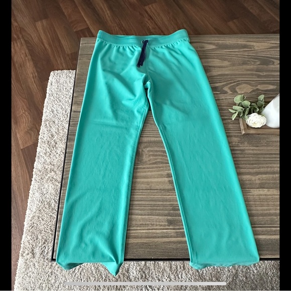 💚SOLD FIGS SURGICAL GREEN Limited Edition Livingston Bottoms! 💙 - Picture 4 of 6